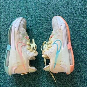 Nike Lebron Witness 6 Ice Cream Basketball Shoes- Men’s: 7.5 Women’s: 9.5